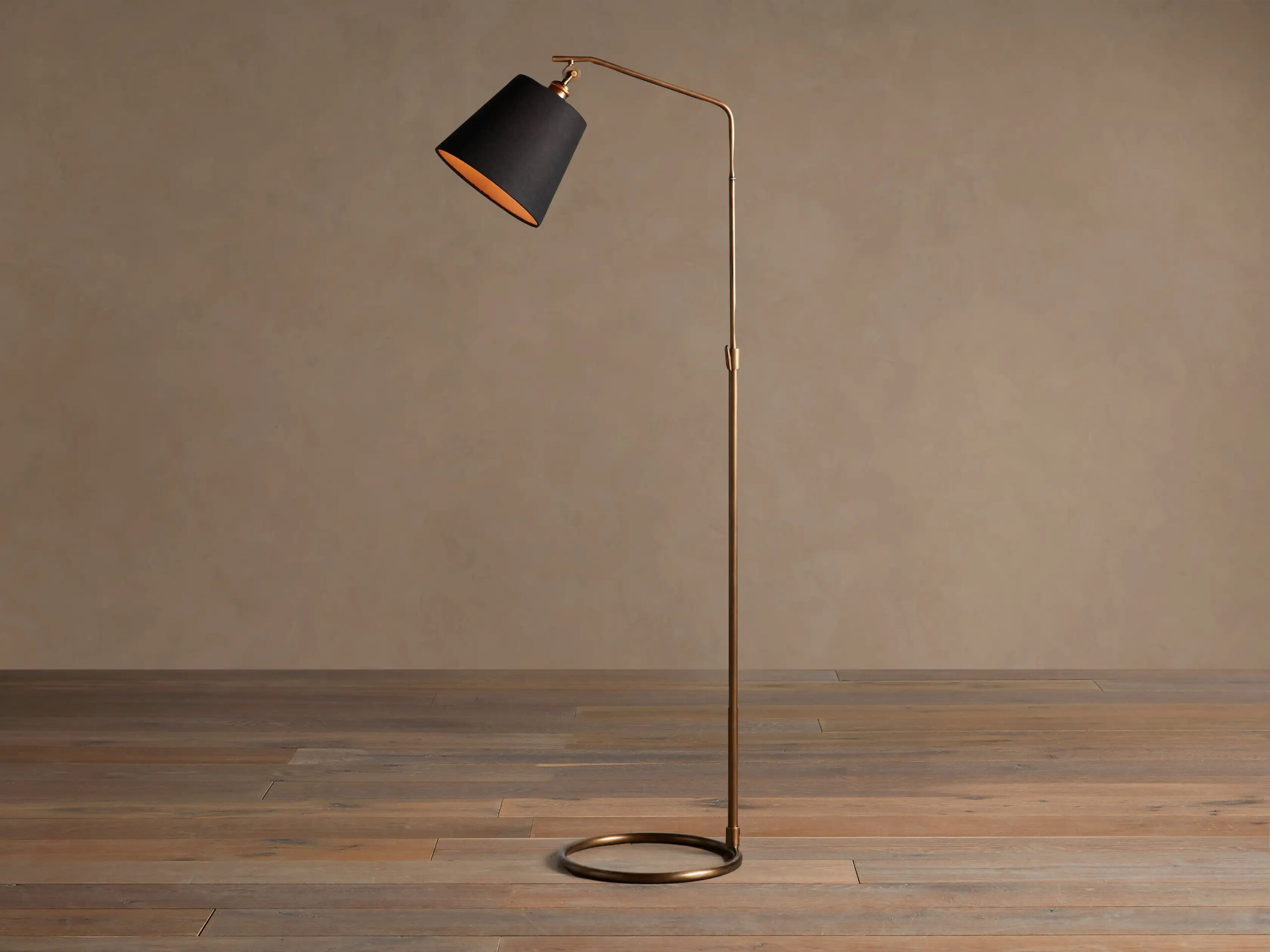 65594L0549_O260119 GV Brass Floor Lamp with Antiqued Finish and Black Shade - Image 1