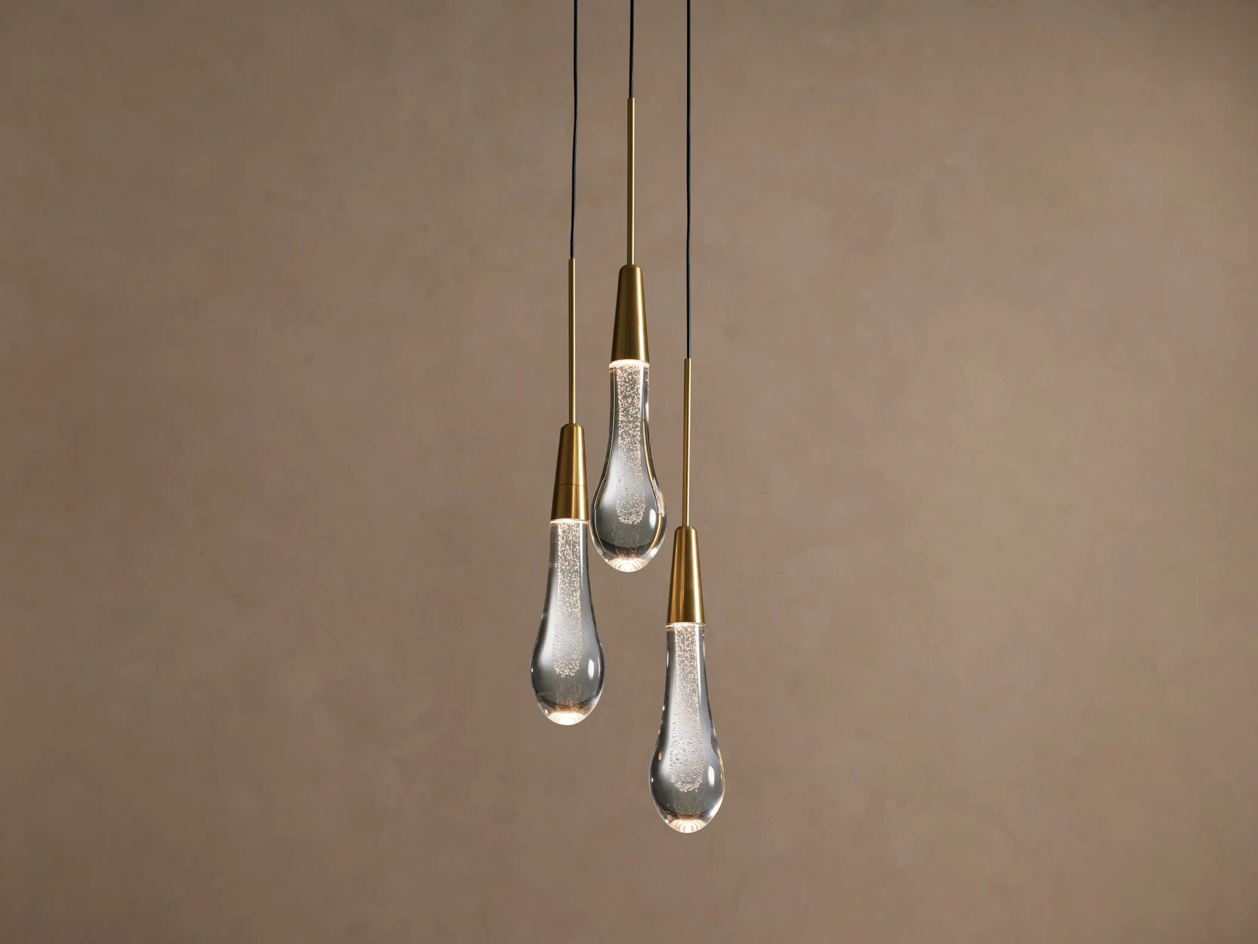 6610031H6162_CCL260119 GV Soltaire Brass Glass Pendant Cluster Light - Image 1