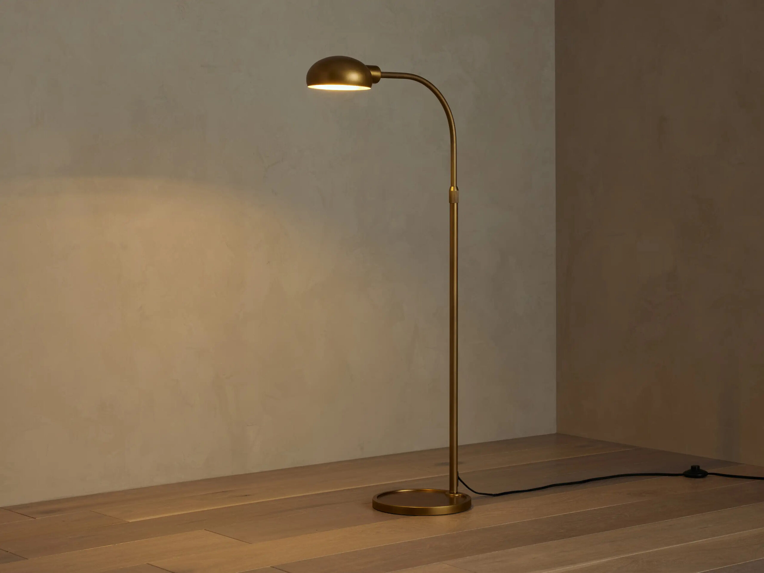 6610204L663_DX250513 GV Bergamo Brass Task Lamp - Image 1
